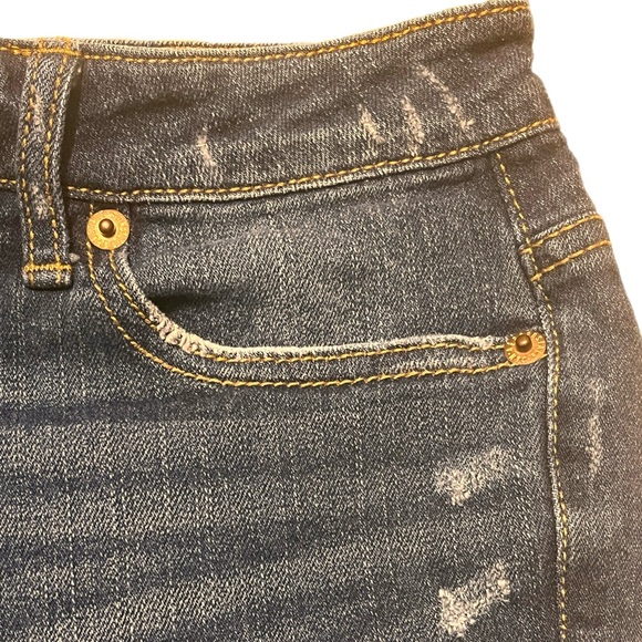 Aeropostale Medium Wash Cuffed Denim MIDI Shorts - Picture 5 of 5